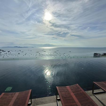 Centric Sea Pattaya Bed & Breakfast Екстериор снимка