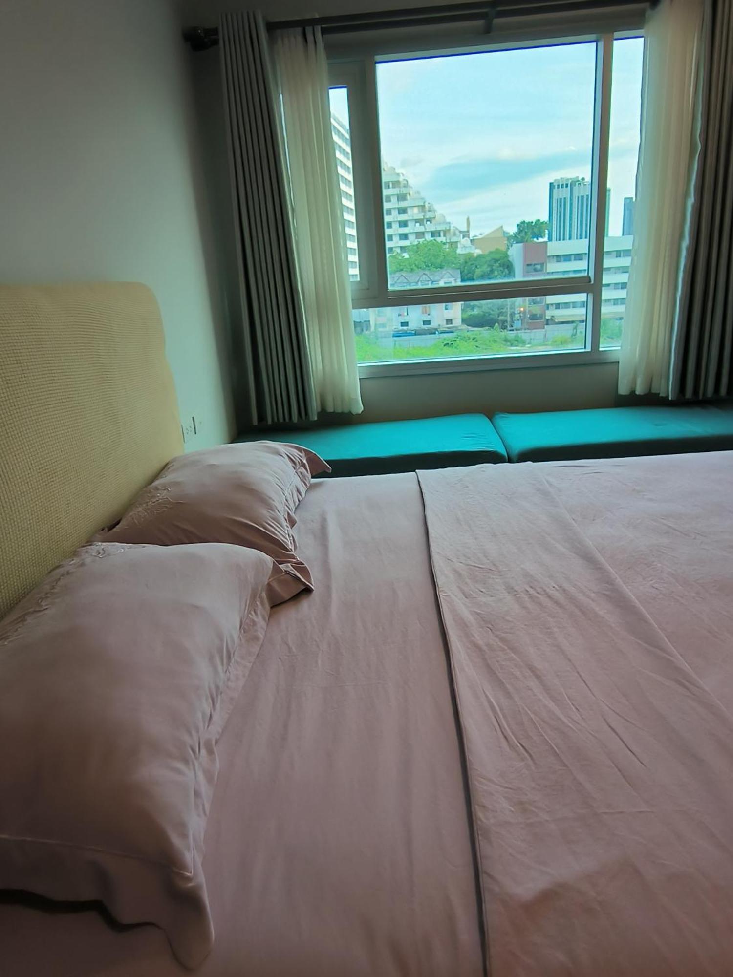 Centric Sea Pattaya Bed & Breakfast Екстериор снимка
